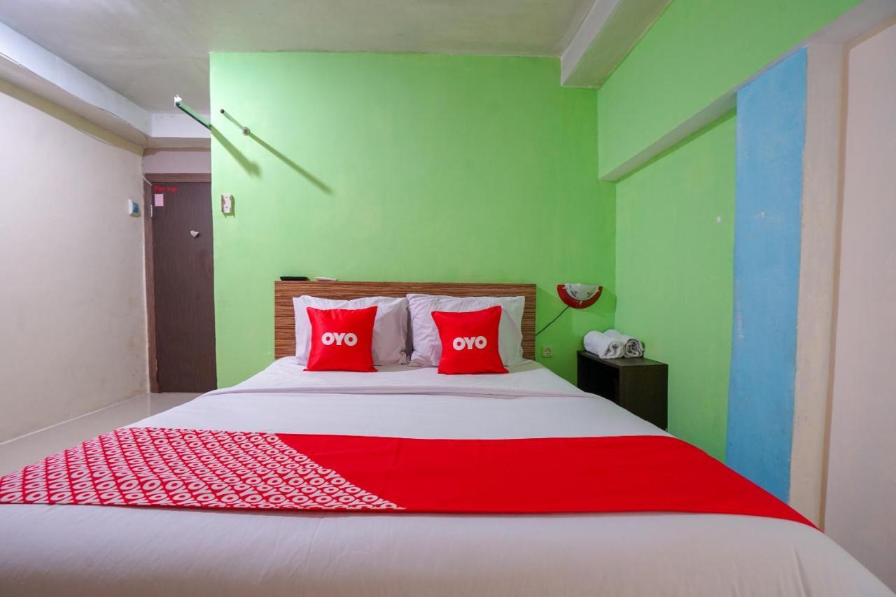 Oyo 1495 Hotel Lendosis Palembang Exterior foto