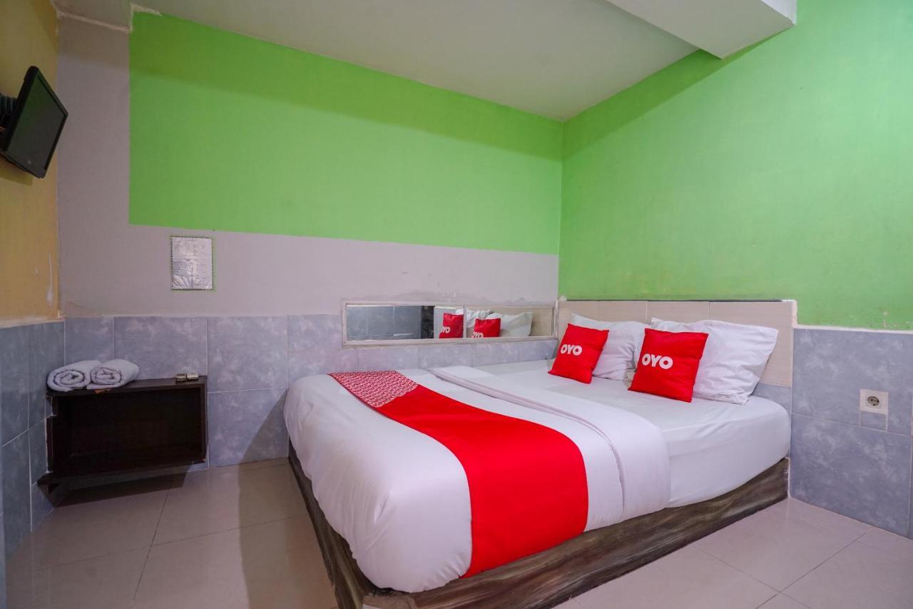 Oyo 1495 Hotel Lendosis Palembang Exterior foto