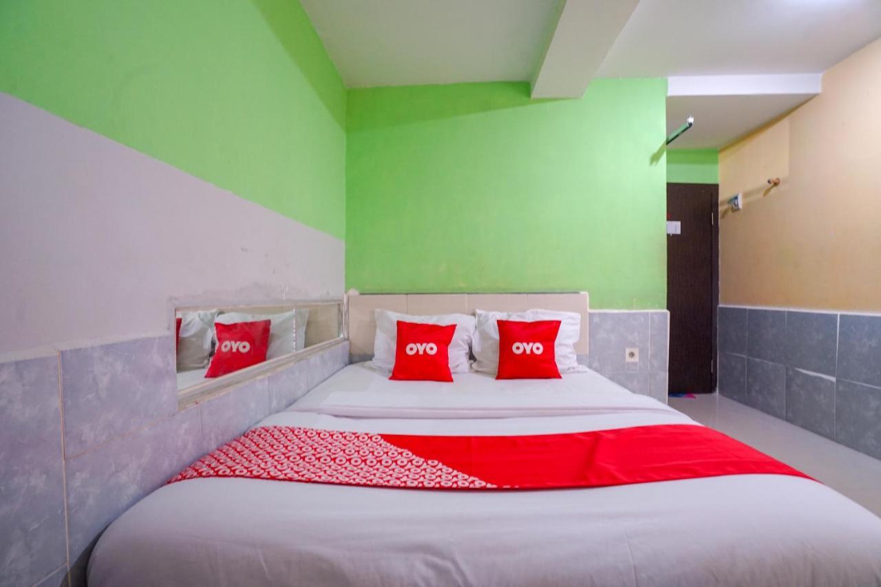 Oyo 1495 Hotel Lendosis Palembang Exterior foto